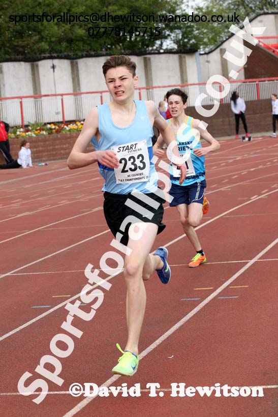 Boys under-15 800 metres, North Eastern Track and Field Champs, Gateshead Stadium. Photo: David T. Hewitson/Sports for All Pics